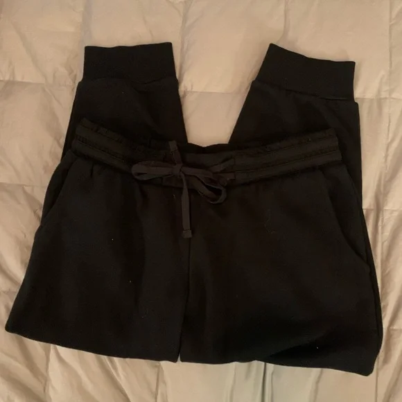 Fabletics Hamilton Capri - Picture 9 of 10